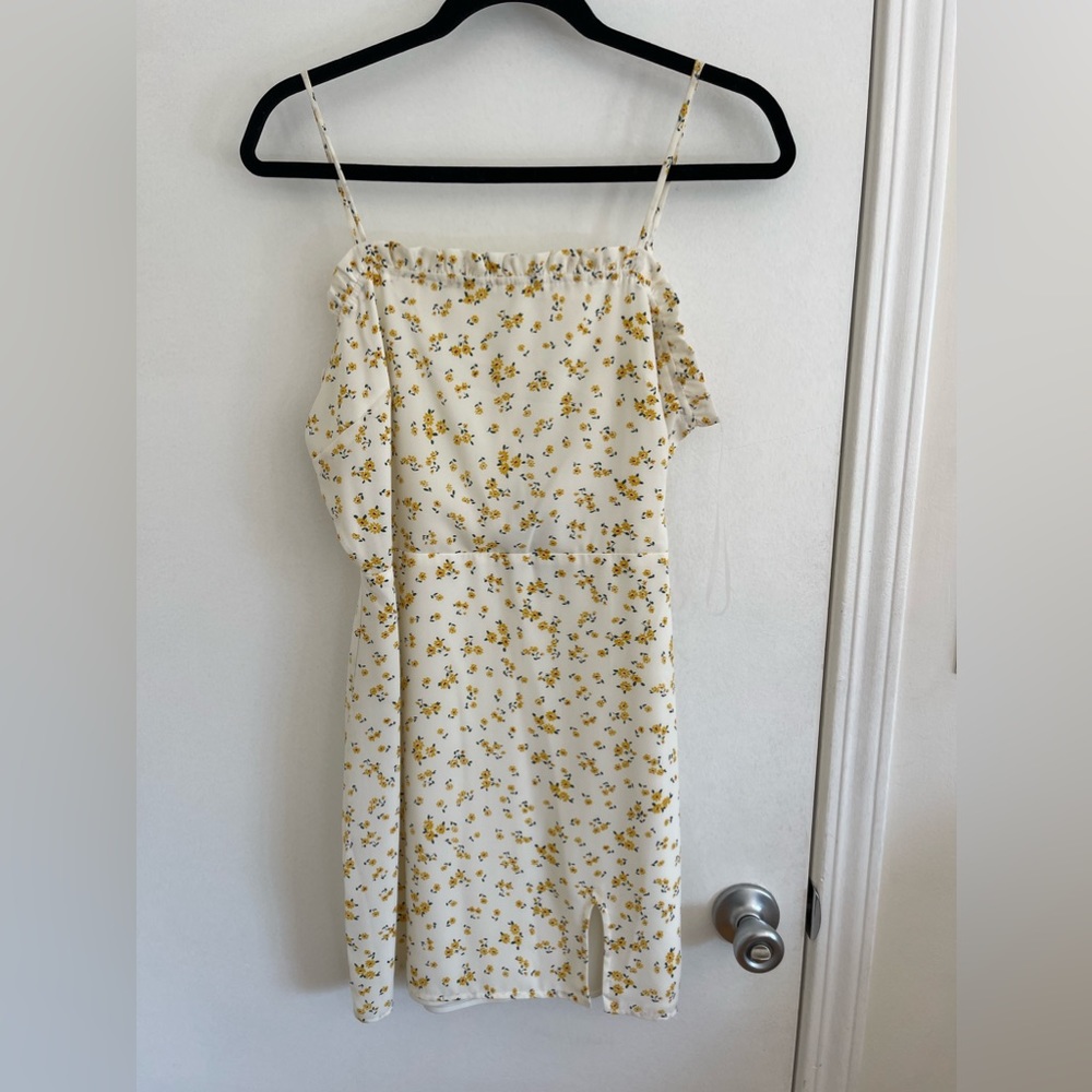 white and yellow floral dress NWT
